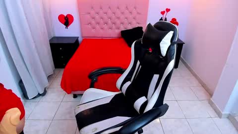 Snapshot of katetompson chatting on March 7, 2025, 4:22 pm kate Tompson online show from March 7, 2025, 4:22 pm