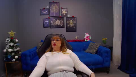 Snapshot of katewalker_ chatting on December 23, 2024, 6:16 pm Kate online show from December 23, 2024, 6:16 pm