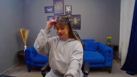 Snapshot of katewalker_ chatting on January 7, 2025, 6:14 pm Kate online show from January 7, 2025, 6:14 pm