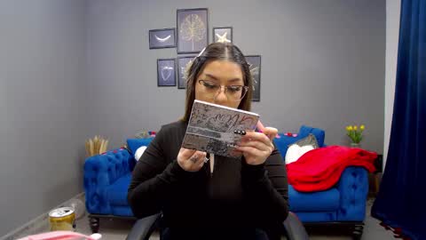 Snapshot of katewalker_ chatting on February 10, 2025, 6:03 pm Kate online show from February 10, 2025, 6:03 pm