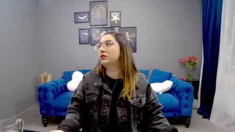 Snapshot of katewalker_ chatting on March 3, 2025, 6:12 pm Kate online show from March 3, 2025, 6:12 pm