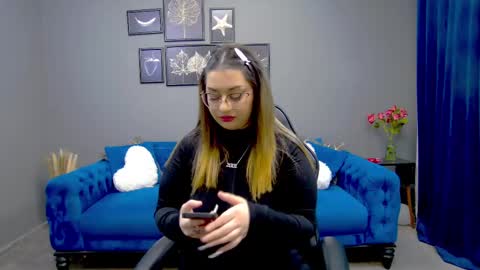 Snapshot of katewalker_ chatting on March 4, 2025, 6:18 pm Kate online show from March 4, 2025, 6:18 pm