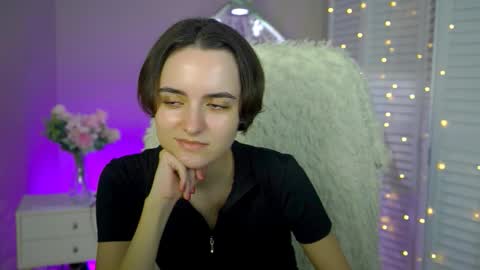 Snapshot of katewillows chatting on December 2, 2025, 12:10 pm katewillows online show from December 2, 2025, 12:10 pm