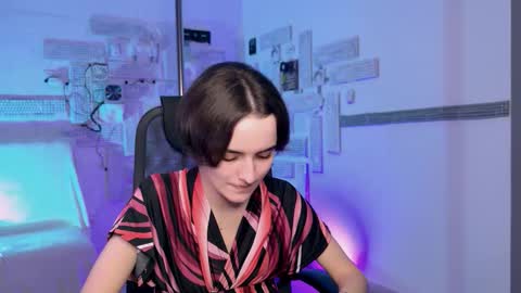 Snapshot of katewillows chatting on December 3, 2025, 12:14 pm katewillows online show from December 3, 2025, 12:14 pm