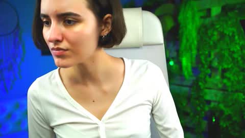 katewillows online show from March 10, 2026, 8:30 am