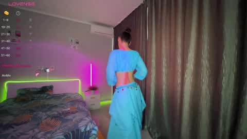 Snapshot of katherine__ross chatting on May 1, 2026, 9:03 am katherine__ross online show from May 1, 2026, 9:03 am