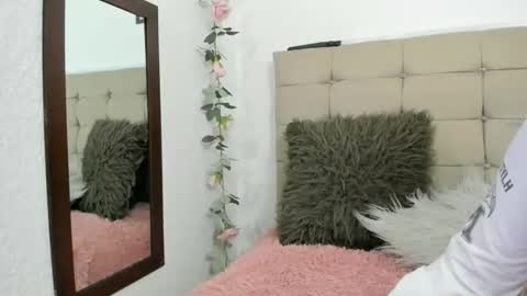 Snapshot of katherine_blair chatting on May 30, 2026, 5:43 pm katherine_blair online show from May 30, 2026, 5:43 pm