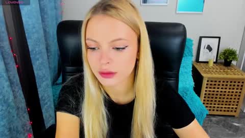 Snapshot of katherineepierce chatting on September 24, 2025, 4:21 pm Katherine online show from September 24, 2025, 4:21 pm