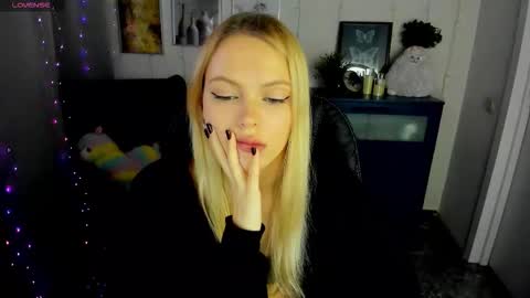 Snapshot of katherineepierce chatting on October 20, 2025, 5:57 pm Katherine online show from October 20, 2025, 5:57 pm