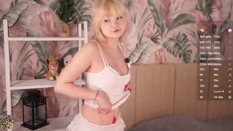 Bella online show from April 15, 2026, 6:04 pm