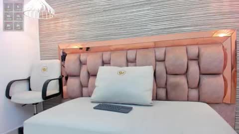 Snapshot of kathia_dumons_ chatting on December 5, 2025, 12:14 pm KATHIA online show from December 5, 2025, 12:14 pm