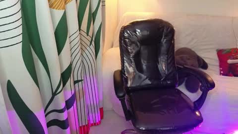 Snapshot of kathie_lozada chatting on December 4, 2025, 4:33 am kathie_lozada online show from December 4, 2025, 4:33 am