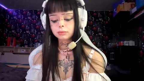 Luna online show from March 1, 2026, 1:35 pm