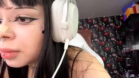 Luna online show from March 23, 2026, 3:05 pm