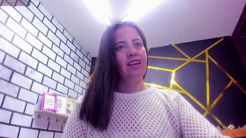 Snapshot of kathina_giraldo chatting on December 3, 2024, 12:27 pm Paola online show from December 3, 2024, 12:27 pm