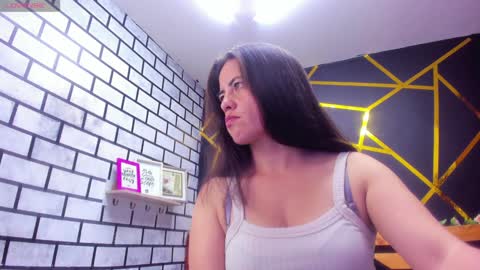 Snapshot of kathina_giraldo chatting on December 6, 2024, 4:38 pm Paola online show from December 6, 2024, 4:38 pm
