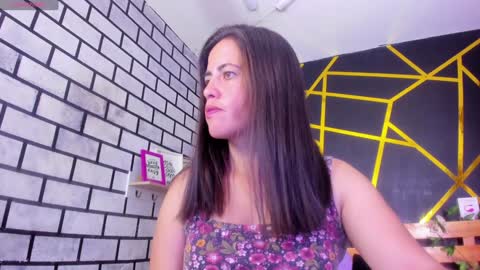Snapshot of kathina_giraldo chatting on December 30, 2024, 3:57 pm Paola online show from December 30, 2024, 3:57 pm