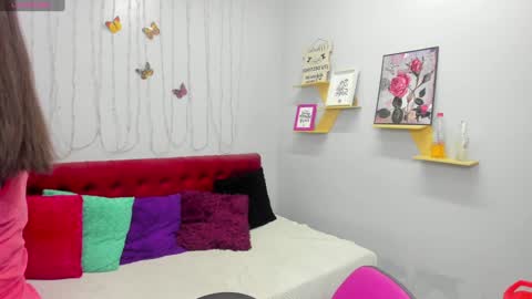 Snapshot of kathina_giraldo chatting on February 1, 2025, 12:37 pm Paola online show from February 1, 2025, 12:37 pm