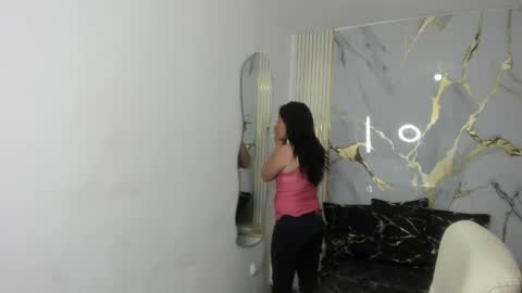 Paola online show from April 17, 2026, 12:52 pm