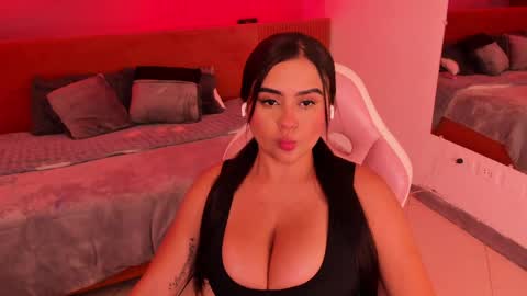 Snapshot of katia_bigboobs11 chatting on April 24, 2026, 7:16 pm Katia online show from April 24, 2026, 7:16 pm