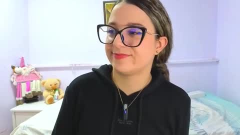 Khaterine online show from November 15, 2025, 12:02 pm