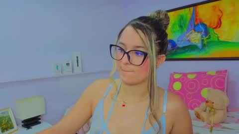 Snapshot of katia_foxx chatting on April 22, 2026, 12:18 pm Khaterine online show from April 22, 2026, 12:18 pm