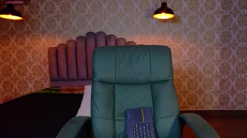 Katia online show from November 24, 2025, 1:00 pm