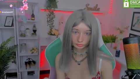 Katia  online show from March 5, 2025, 12:44 pm