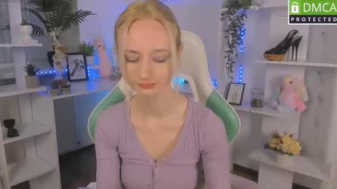 Katia  online show from October 12, 2025, 5:39 am