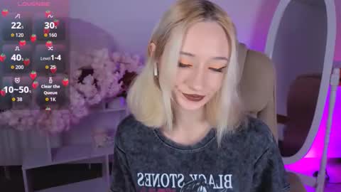 Katia  online show from November 10, 2025, 6:45 am