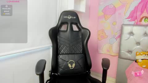 KATIA  online show from September 18, 2025, 12:18 pm