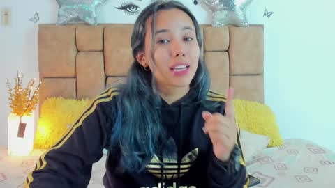 Katia Cuper  online show from January 4, 2025, 7:02 pm