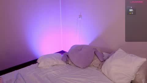 Katie Deville online show from September 23, 2025, 1:08 am