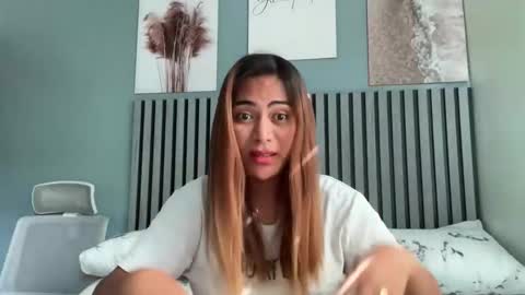 Snapshot of katiefrox_ chatting on October 31, 2025, 12:22 am katiefrox online show from October 31, 2025, 12:22 am