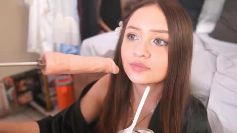 Snapshot of katlyn_martins chatting on November 7, 2025, 9:48 pm K A T L Y N online show from November 7, 2025, 9:48 pm