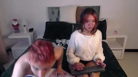 Snapshot of katnia_and_marcuz chatting on December 11, 2024, 5:48 pm Katnia and Marcuz online show from December 11, 2024, 5:48 pm