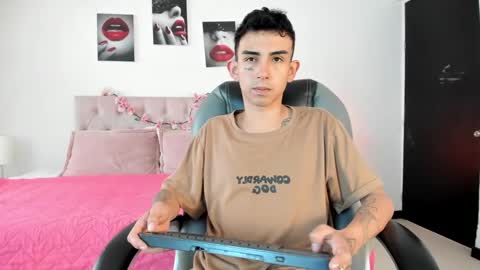 Snapshot of katnia_and_marcuz chatting on January 23, 2025, 12:41 pm Katnia and Marcuz online show from January 23, 2025, 12:41 pm