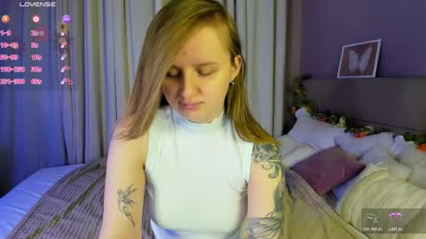 Snapshot of katrina_bail chatting on May 12, 2026, 1:14 am Katrina Bail online show from May 12, 2026, 1:14 am