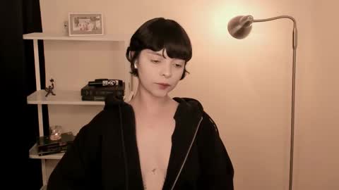 Snapshot of katsurotaro chatting on October 24, 2025, 8:49 pm katsuro online show from October 24, 2025, 8:49 pm