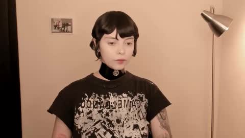 Snapshot of katsurotaro chatting on December 13, 2025, 9:53 pm katsuro online show from December 13, 2025, 9:53 pm