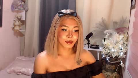 Snapshot of kattiecurrent chatting on November 18, 2025, 6:23 pm Saisy online show from November 18, 2025, 6:23 pm