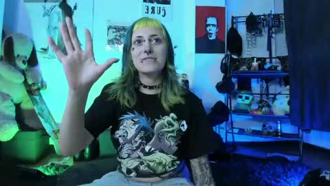 kattx   independent model online show from May 24, 2026, 2:49 am