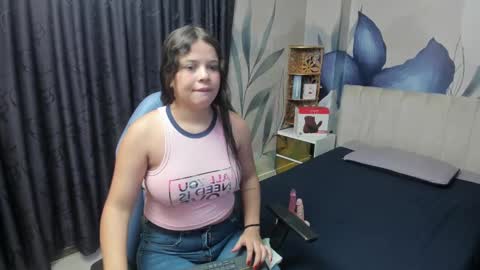 Snapshot of kattycurvy4u chatting on February 3, 2025, 12:14 pm katty online show from February 3, 2025, 12:14 pm