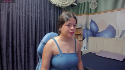Snapshot of kattycurvy4u chatting on February 6, 2025, 12:05 pm katty online show from February 6, 2025, 12:05 pm