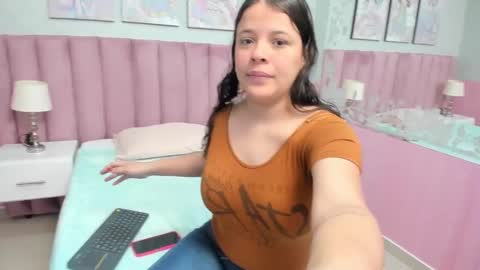 Snapshot of kattycurvy4u chatting on February 15, 2025, 12:01 pm katty online show from February 15, 2025, 12:01 pm