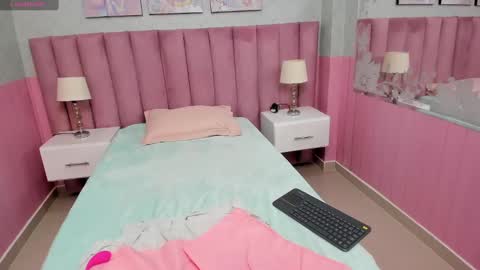 Snapshot of kattycurvy4u chatting on February 21, 2025, 12:06 pm katty online show from February 21, 2025, 12:06 pm