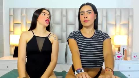 katy blonde girl and paola big boobs online show from February 20, 2026, 7:58 pm