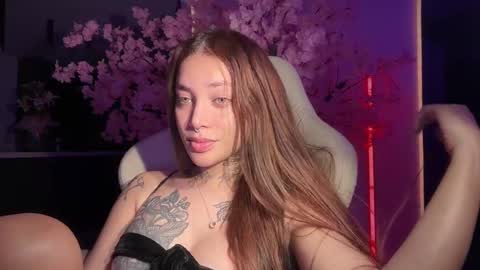 Snapshot of katy_monrroy chatting on February 27, 2025, 2:21 am Emily online show from February 27, 2025, 2:21 am