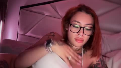 Snapshot of katy_monrroy chatting on September 24, 2025, 11:52 pm Emily online show from September 24, 2025, 11:52 pm