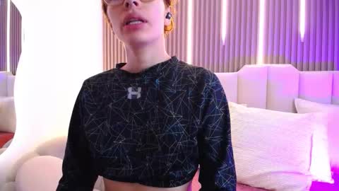 Katy Van online show from February 10, 2026, 8:46 pm